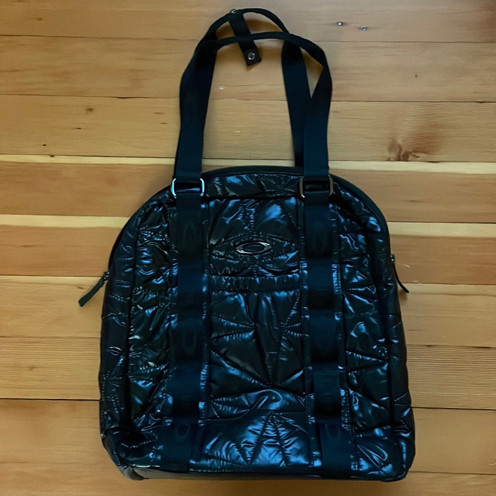 RARE OAKLEY BLACK LOGO BAG
